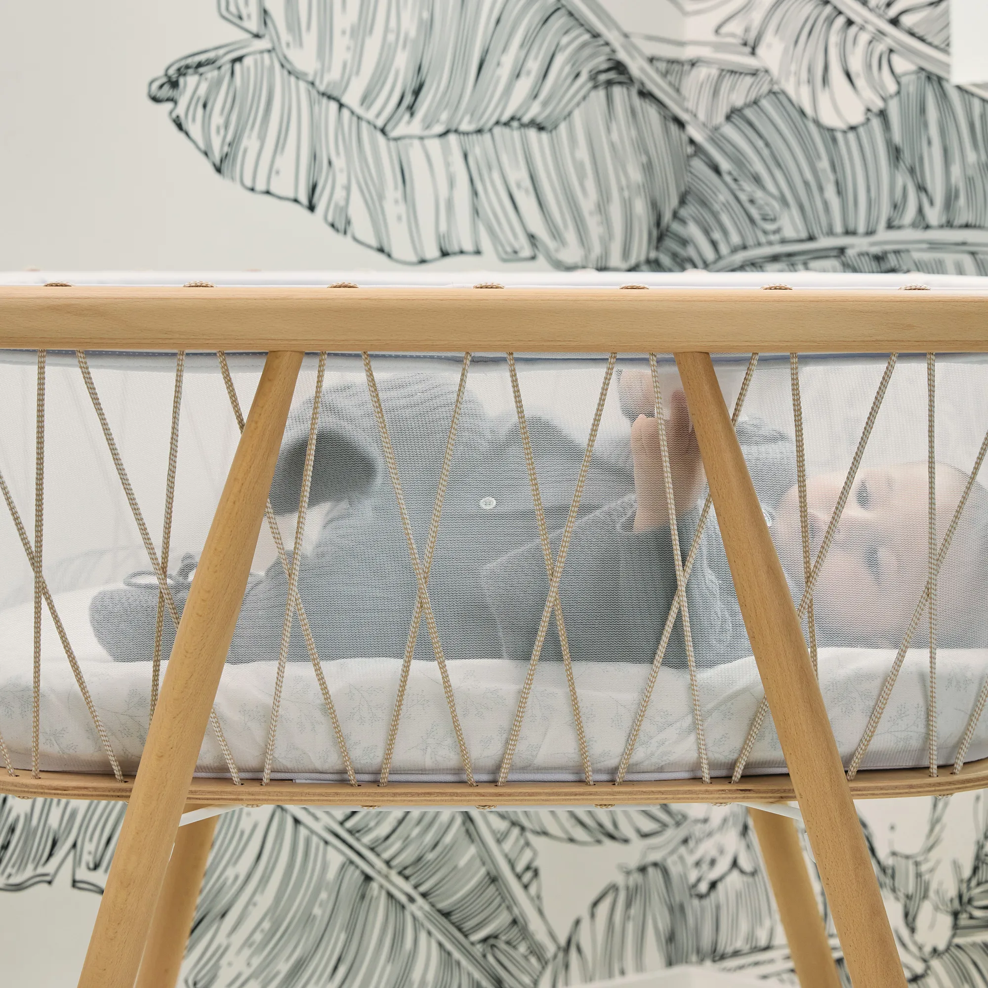 CHARLIE CRANE Kumi Mesh Cocoon Bassinet