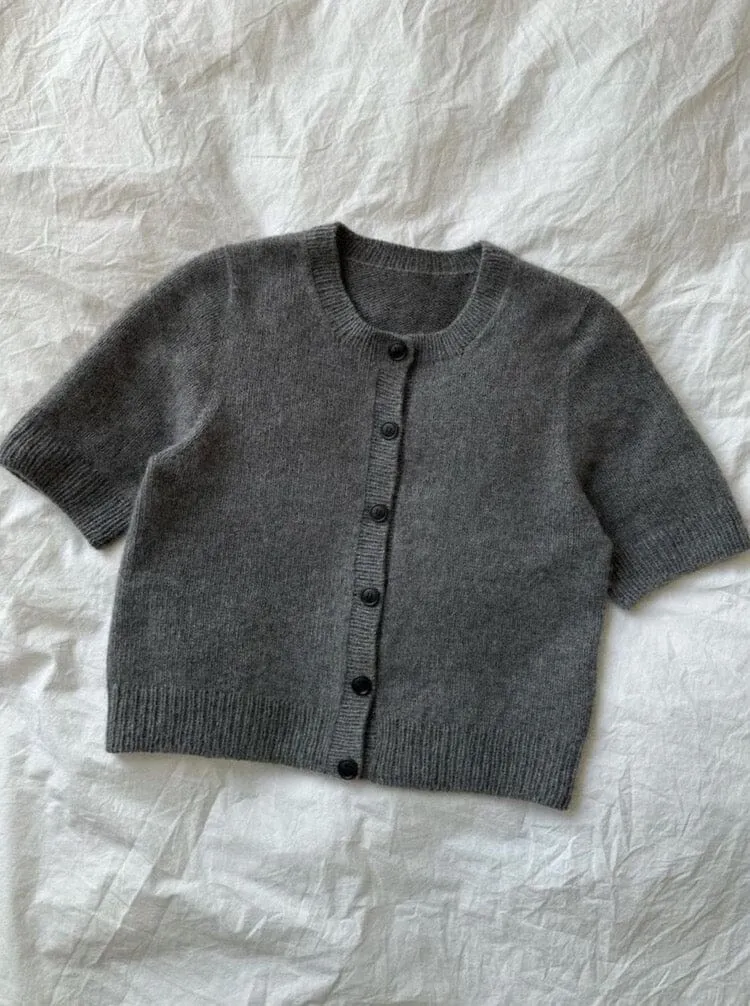 Maggie cardigan by PetiteKnit, No 2 yarn kit (excl pattern)