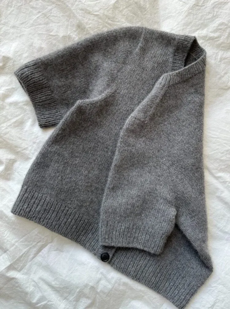 Maggie cardigan by PetiteKnit, No 2 yarn kit (excl pattern)