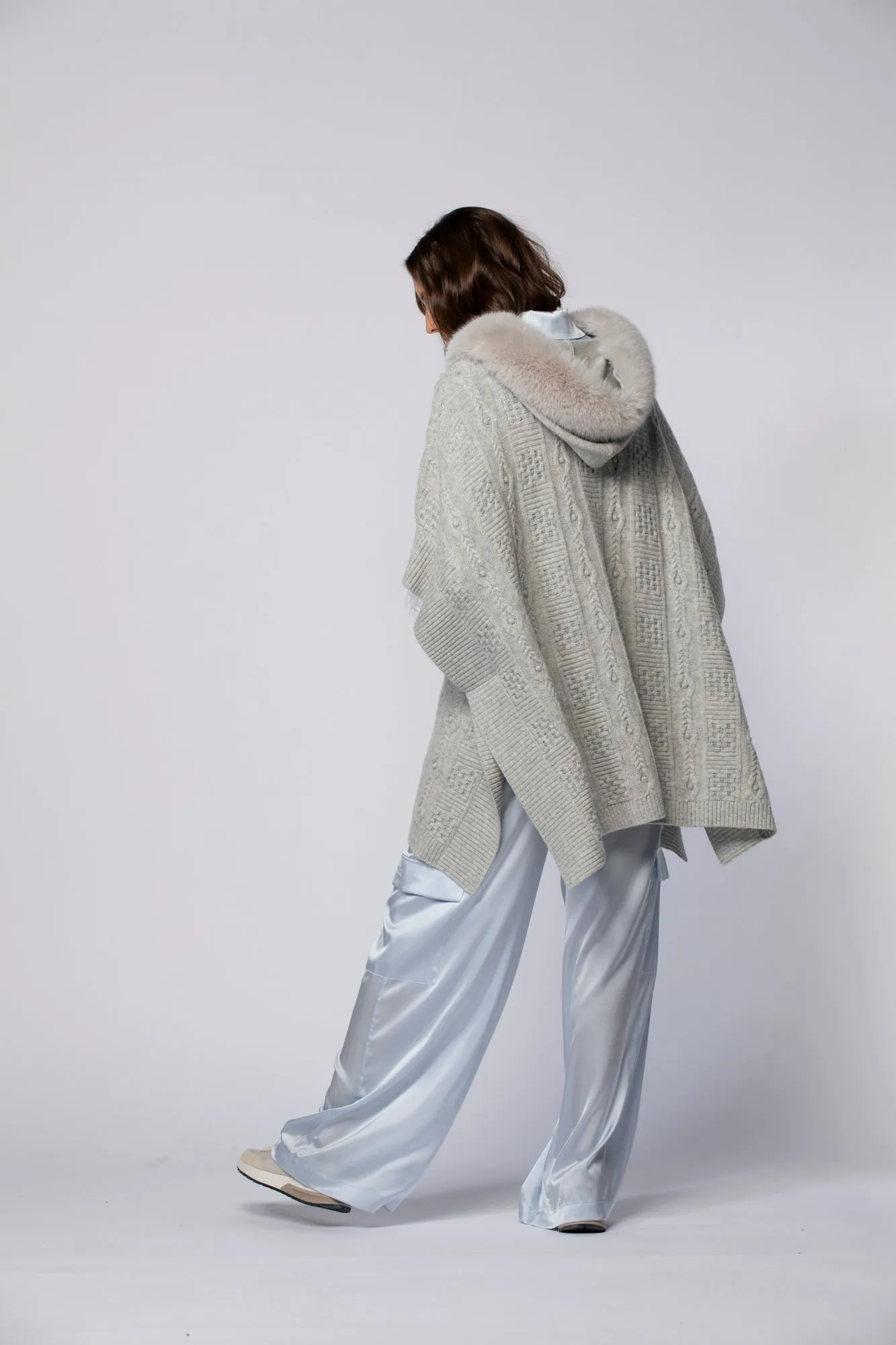 PONCHO EN MAILLE ET FUREVER