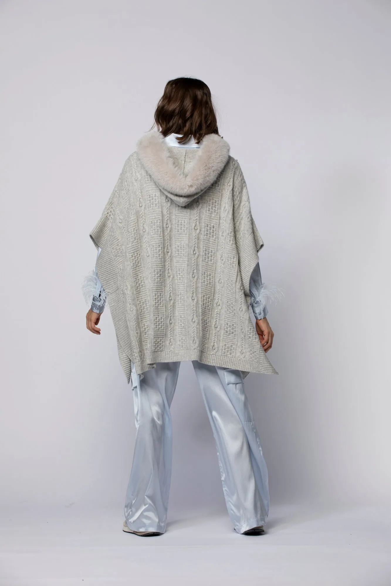 PONCHO EN MAILLE ET FUREVER