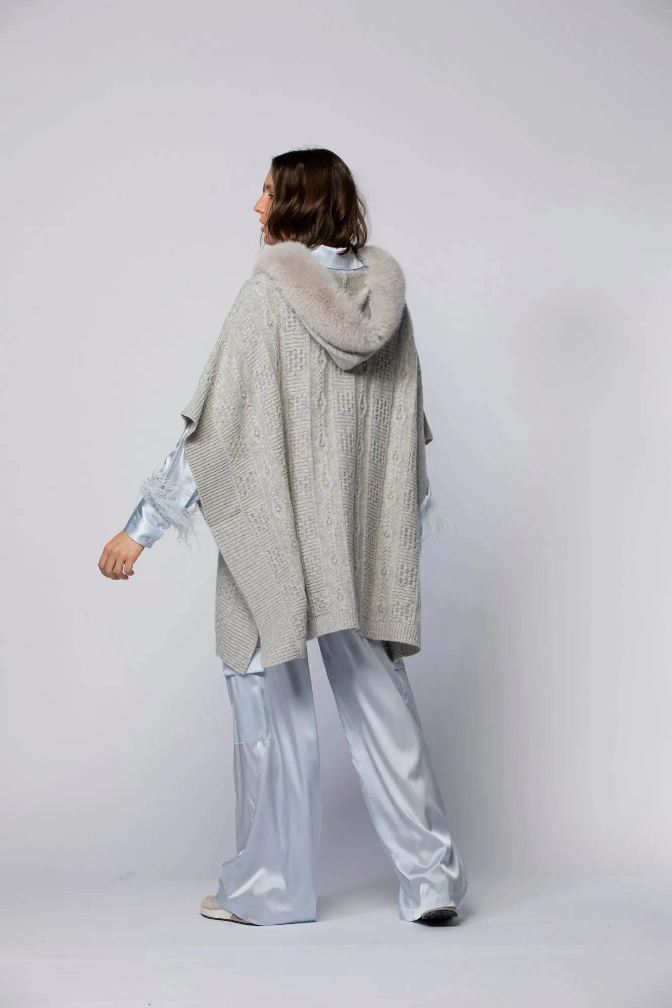 PONCHO EN MAILLE ET FUREVER