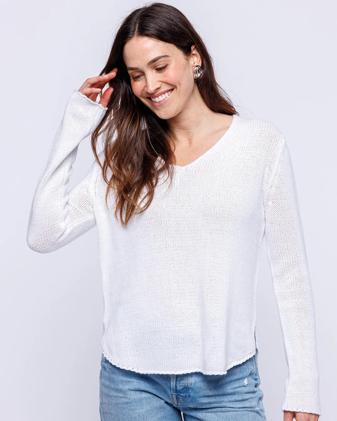 Round Edge V-Neck