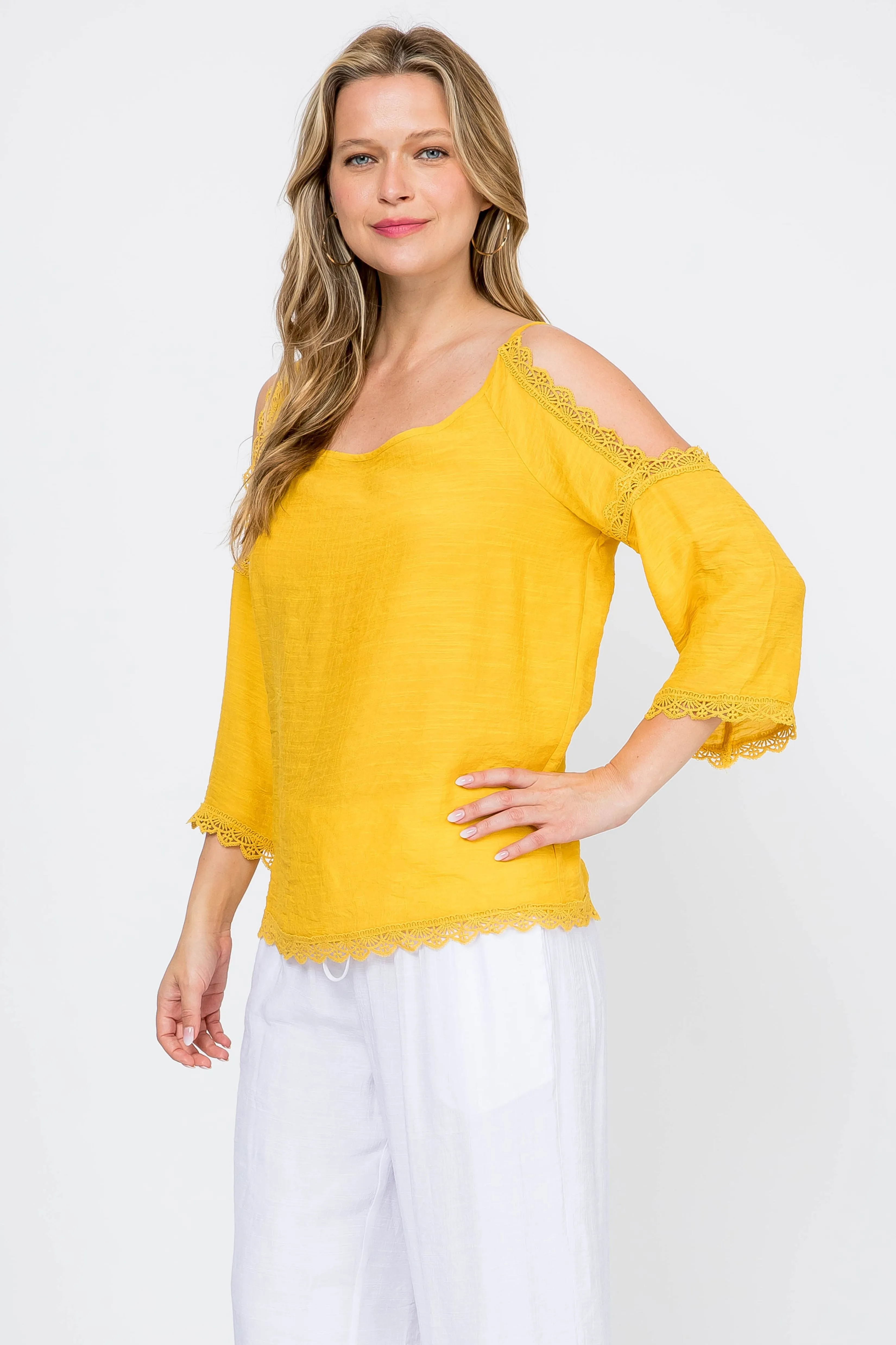 Women's Casual Cold Shoulder Scoop Neck Crochet Trimmed Hem and 3/4 Sleeve Tunic Top