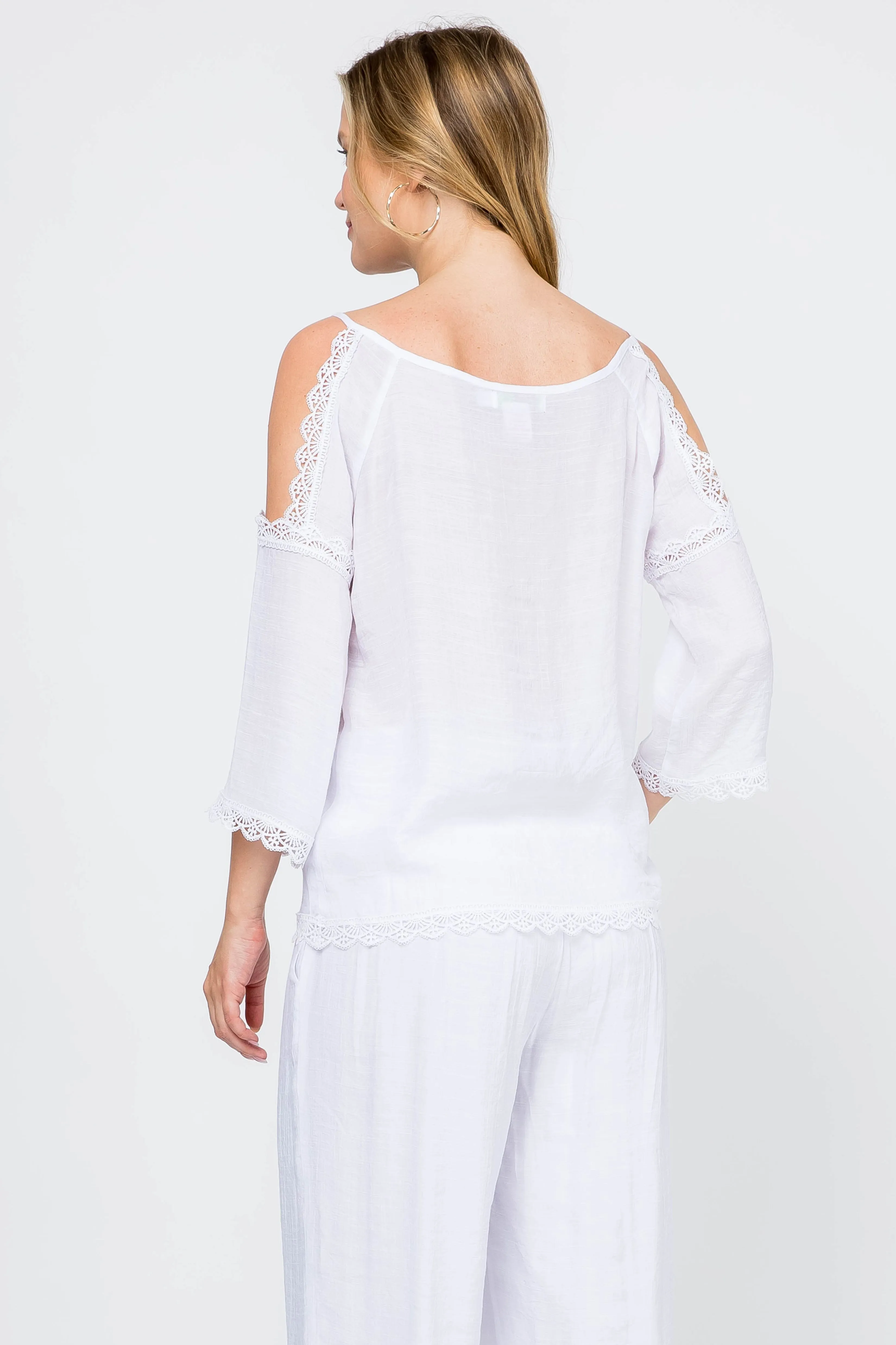 Women's Casual Cold Shoulder Scoop Neck Crochet Trimmed Hem and 3/4 Sleeve Tunic Top
