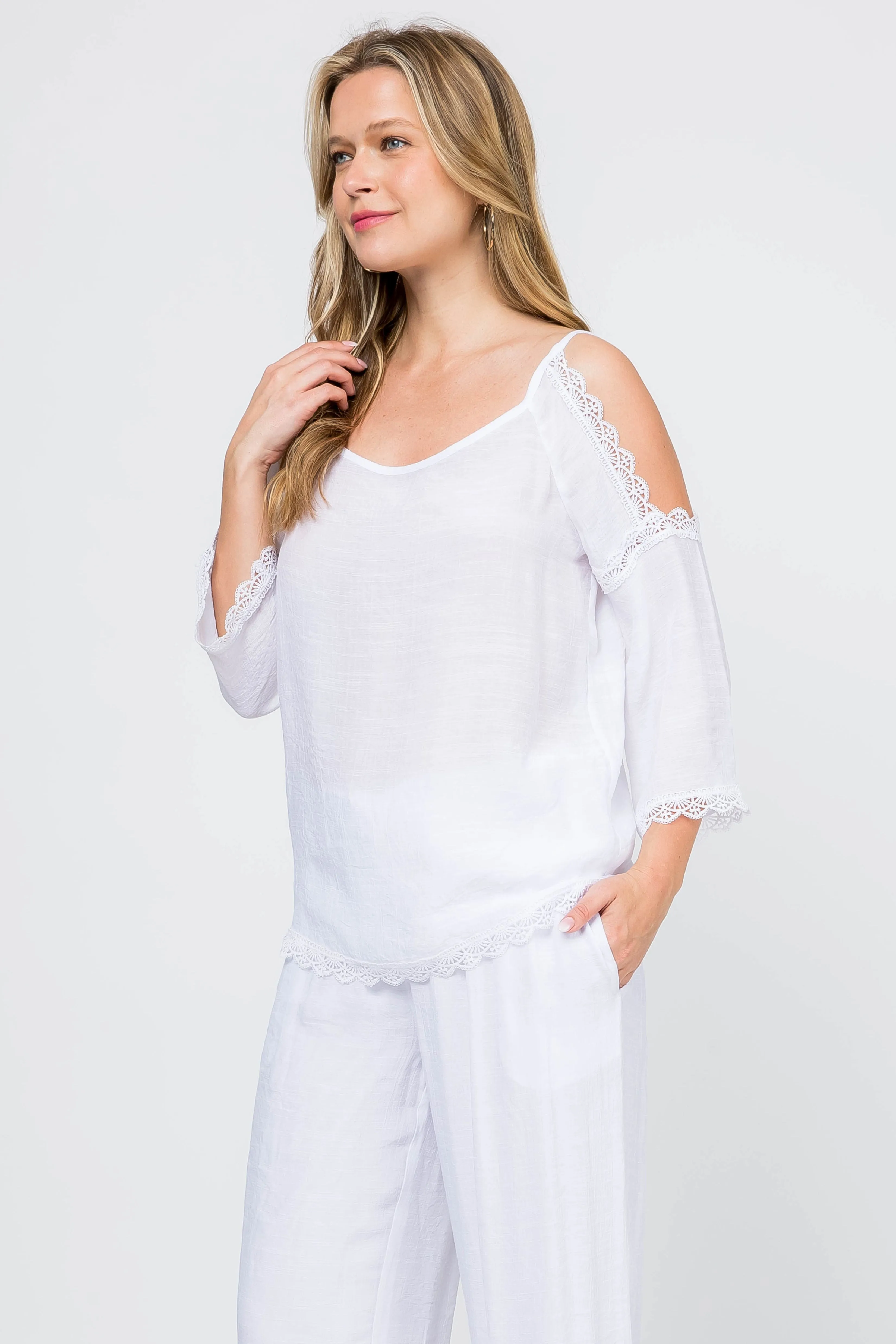 Women's Casual Cold Shoulder Scoop Neck Crochet Trimmed Hem and 3/4 Sleeve Tunic Top