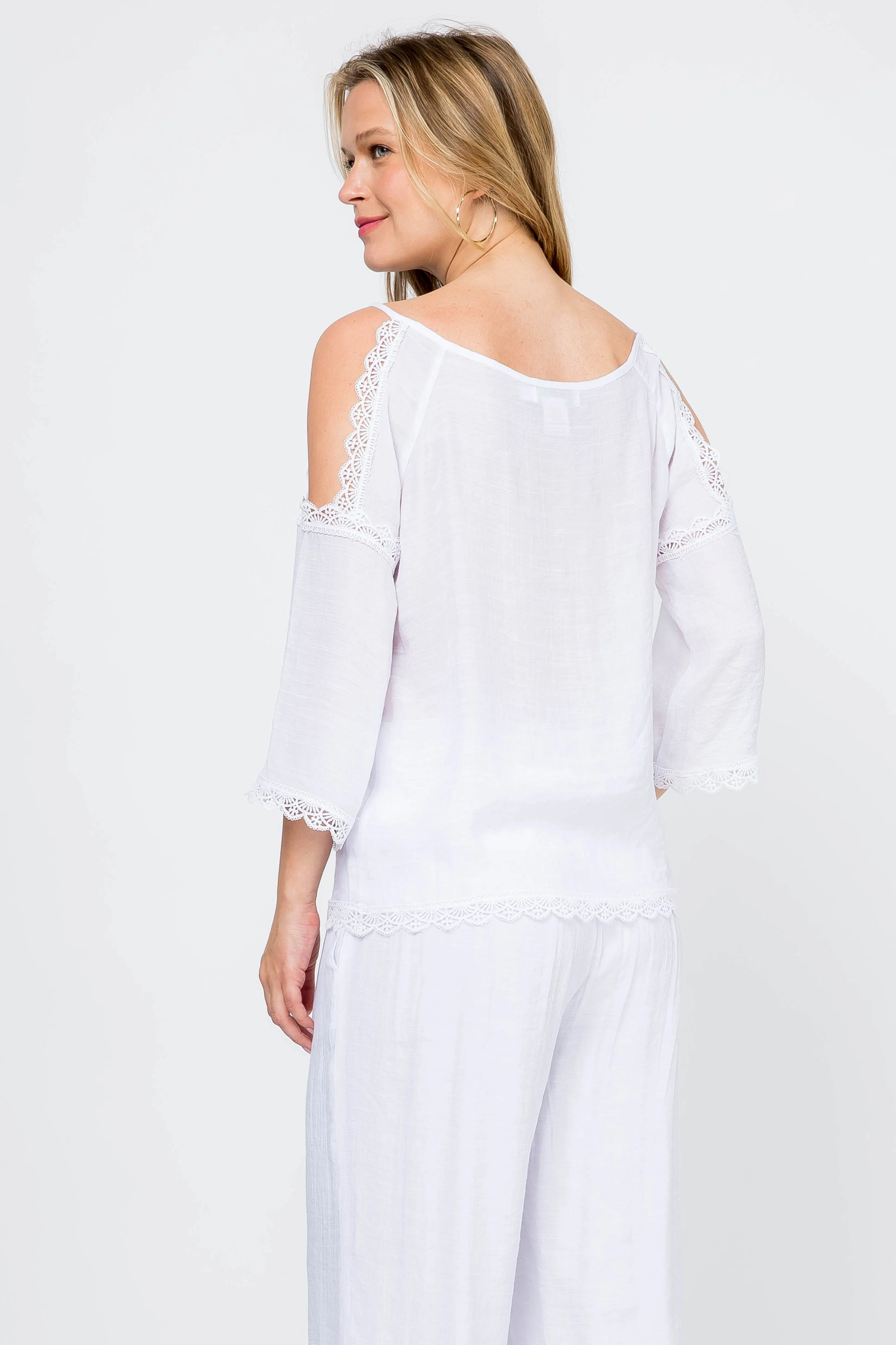 Women's Casual Cold Shoulder Scoop Neck Crochet Trimmed Hem and 3/4 Sleeve Tunic Top