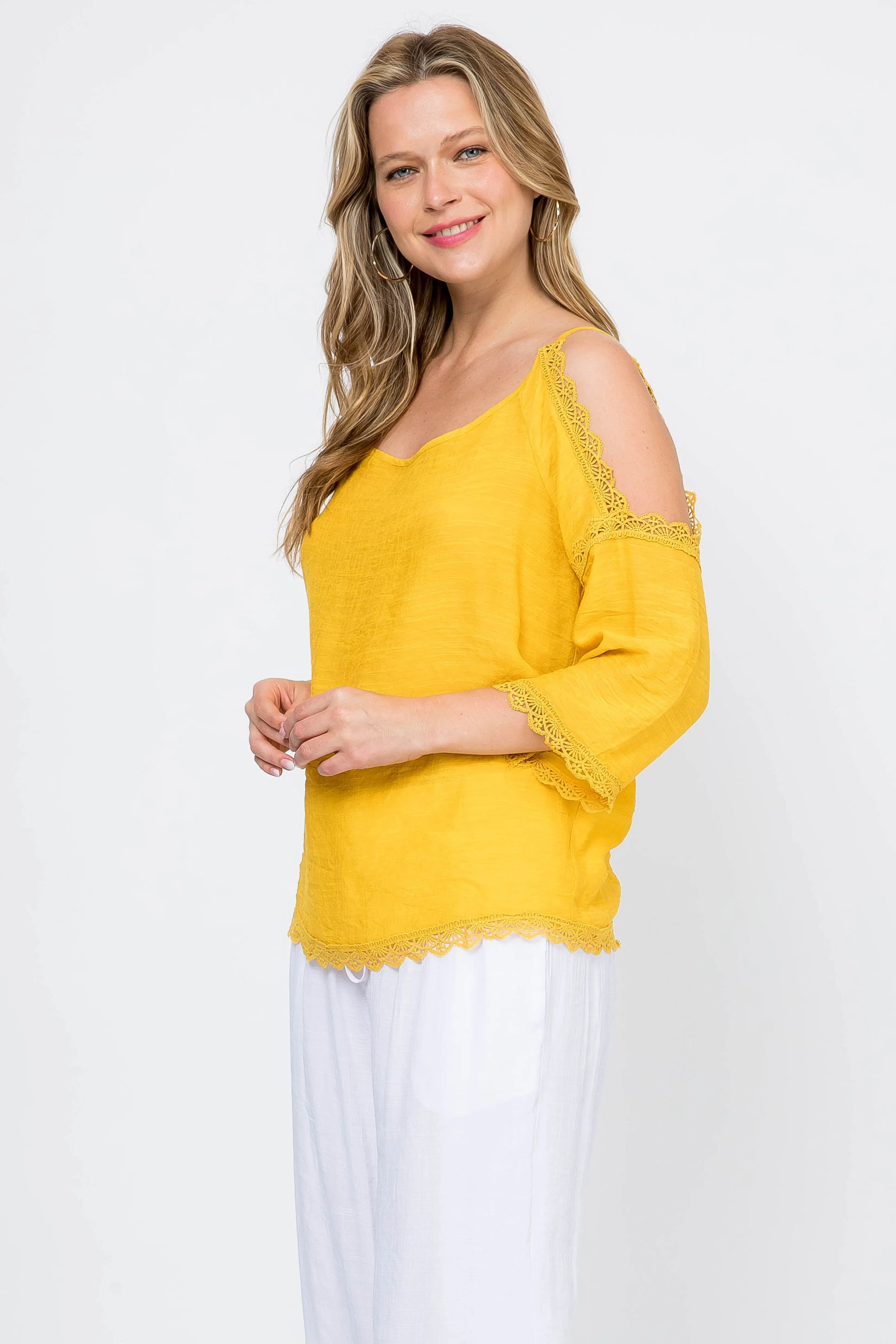 Women's Casual Cold Shoulder Scoop Neck Crochet Trimmed Hem and 3/4 Sleeve Tunic Top