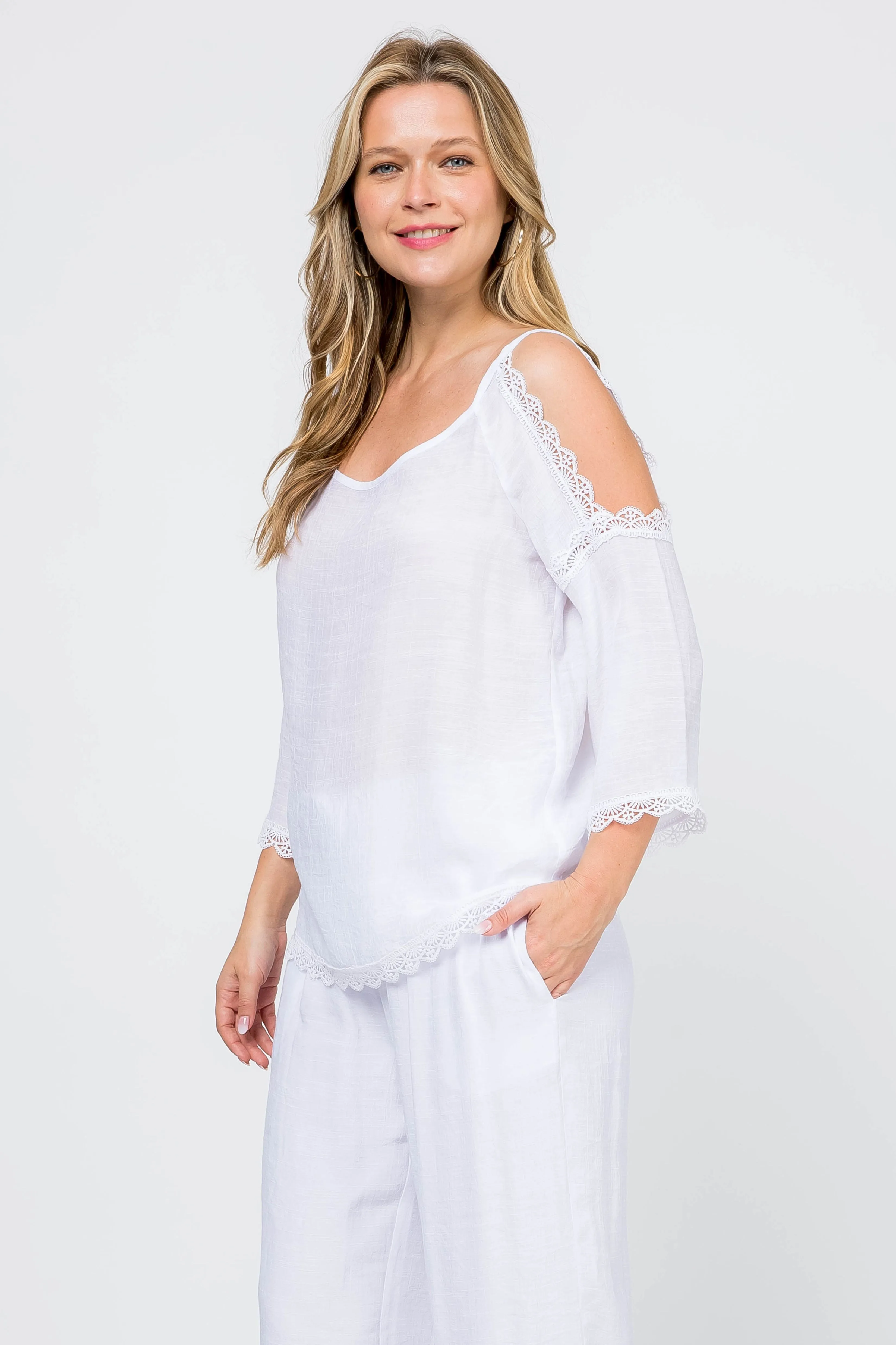 Women's Casual Cold Shoulder Scoop Neck Crochet Trimmed Hem and 3/4 Sleeve Tunic Top