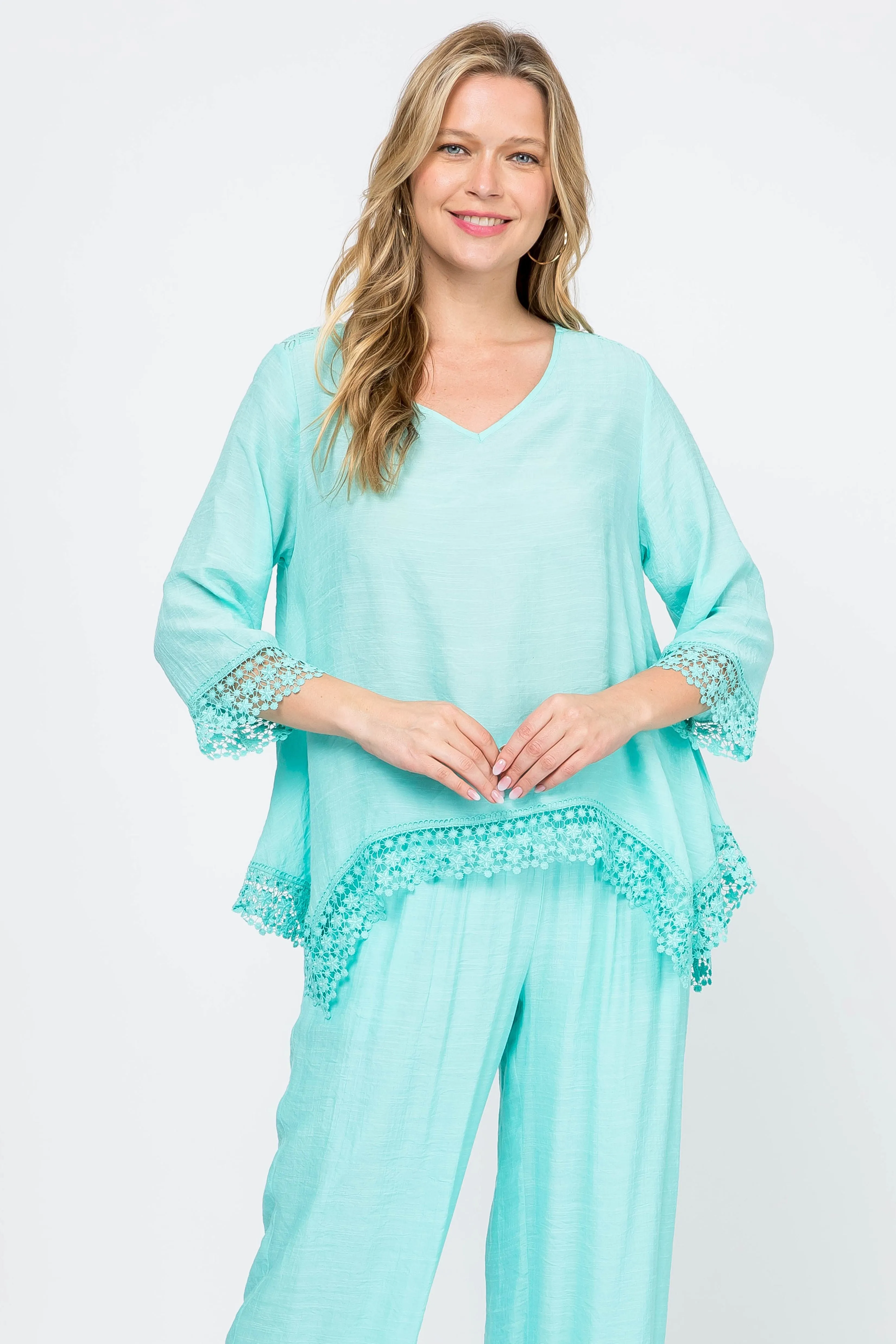 Women's Casual V Neck ¾ Sleeve Crochet Trimmed Shark Bite Hem Tunic Top