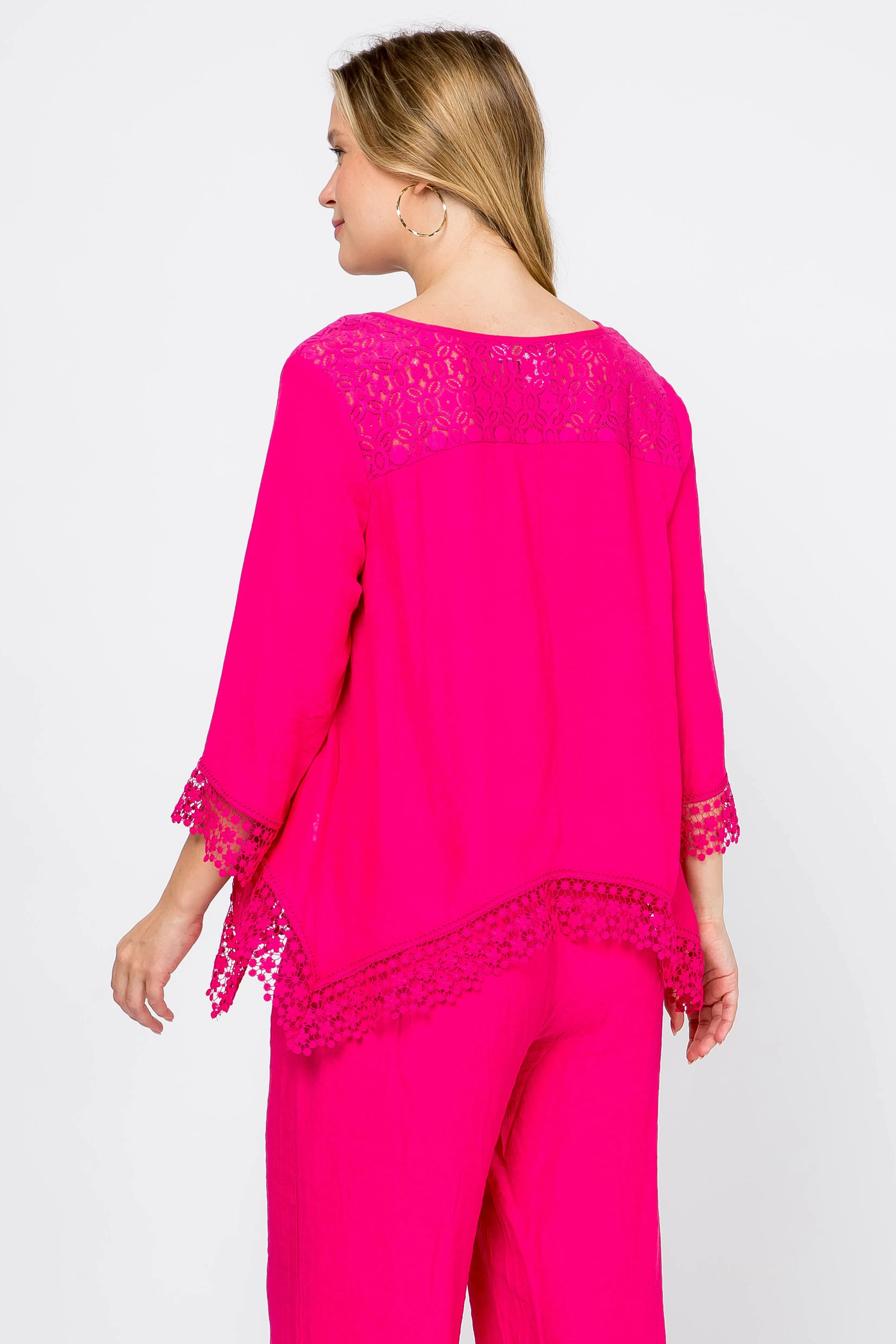 Women's Casual V Neck ¾ Sleeve Crochet Trimmed Shark Bite Hem Tunic Top